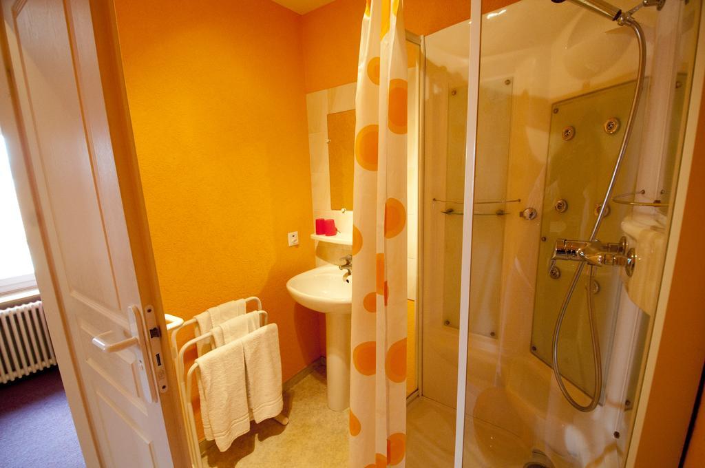 Hotel Bellavista "Bellevue" Saignelegier Luaran gambar